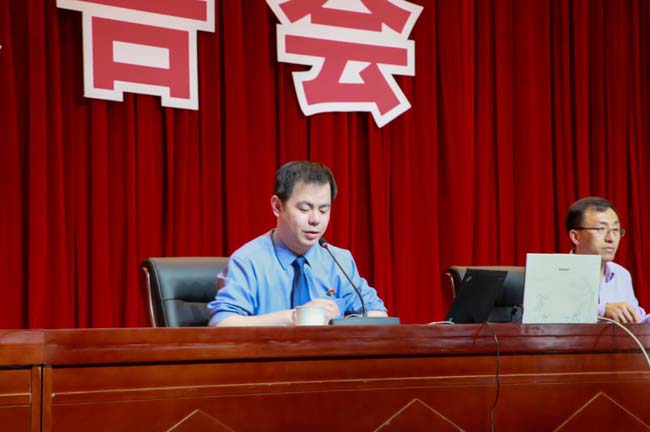 學校開展“真愛青春，與法同行”主題法制報告會