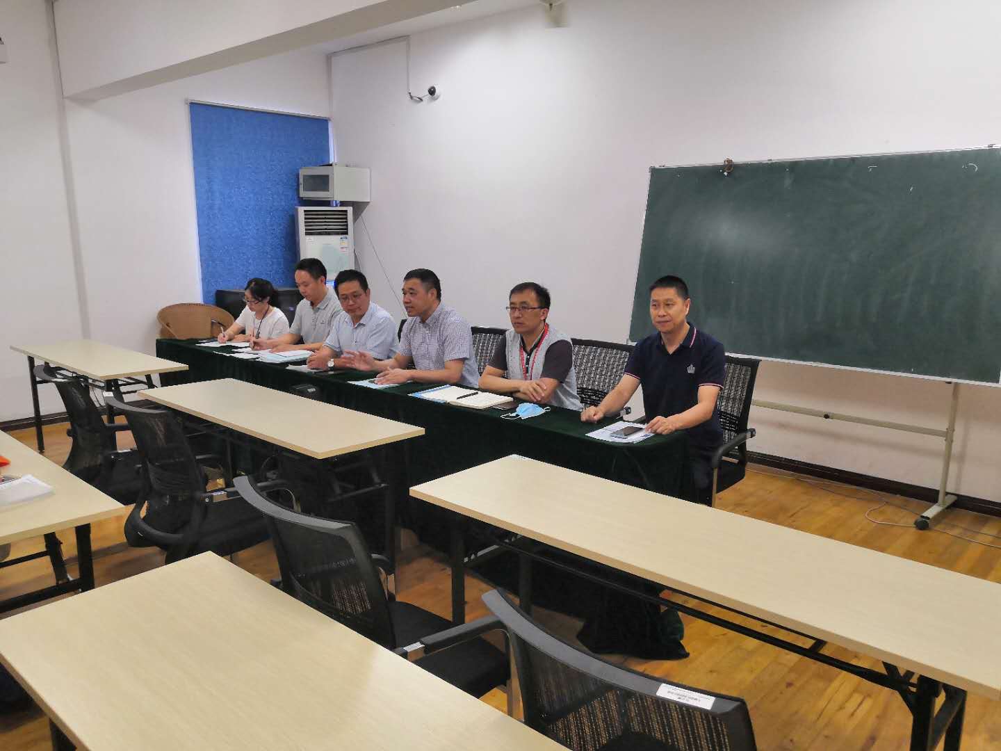 學校召開校園配電改造工程施工會議