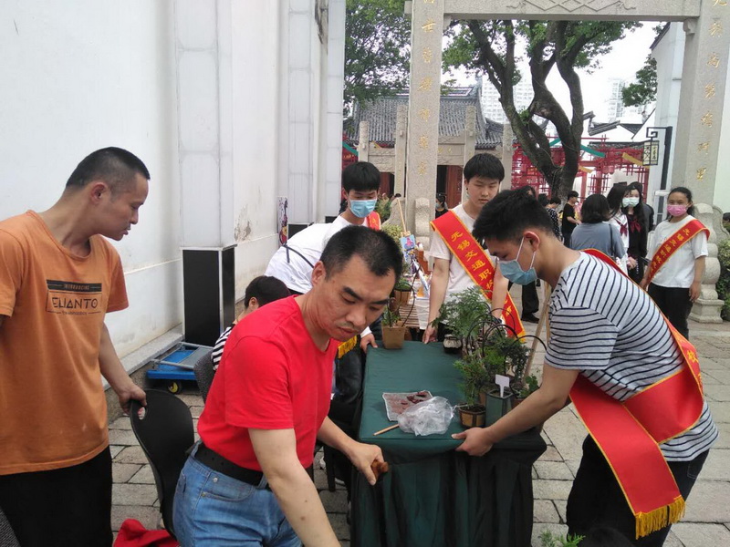 共青團員擔使命 志愿服務(wù)獻愛心