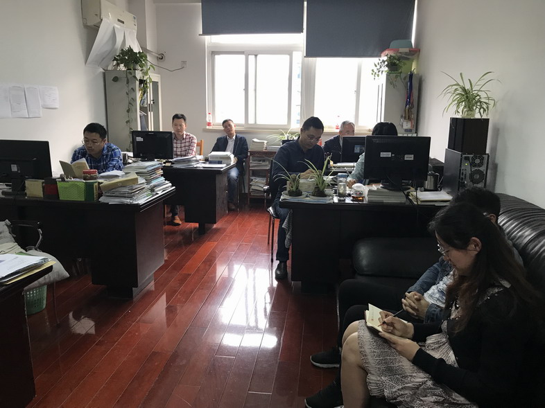 焊接教研室黨支部“掃黑除惡”專項斗爭學(xué)習(xí)會1.jpg