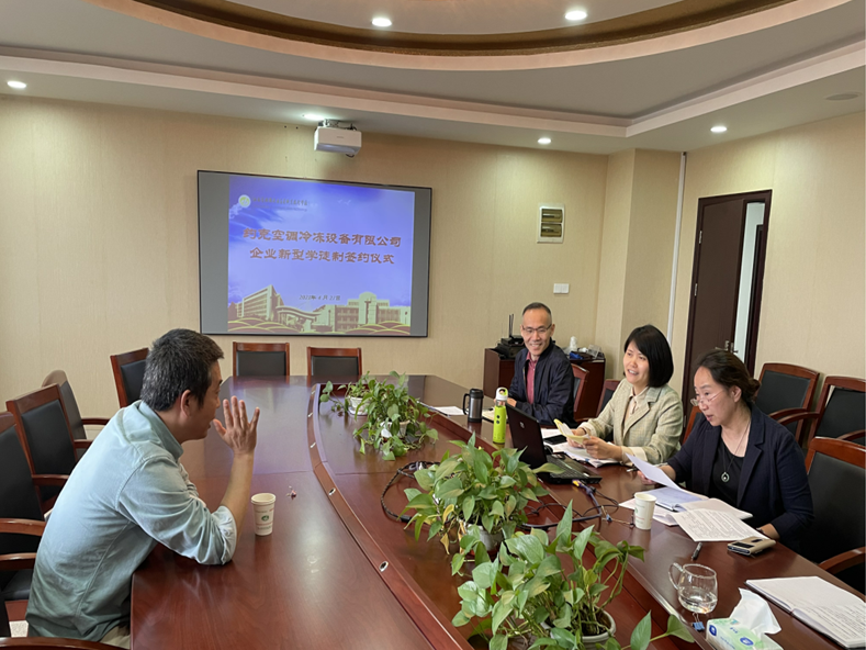 船舶工程學(xué)院首個(gè)“企業(yè)新型學(xué)徒制”試點(diǎn)正式簽約啟動(dòng)