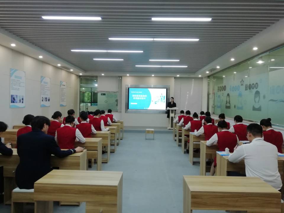 船舶工程學(xué)院開展校級公開課評議活動