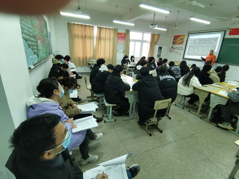 展課堂風(fēng)采，促教學(xué)質(zhì)量