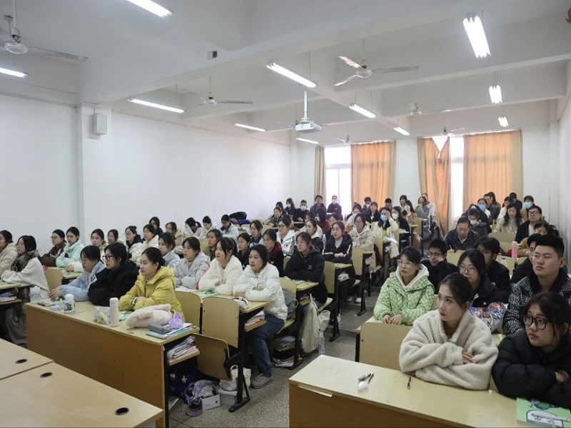 展課堂風(fēng)采，促教學(xué)質(zhì)量 ——張婉杰老師講《流行音樂(lè)—樂(lè)曲欣賞》