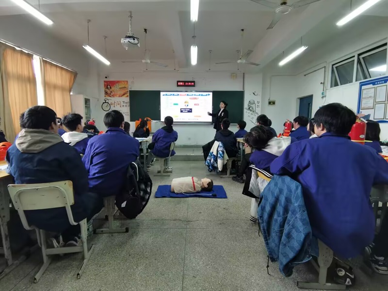 展課堂風(fēng)采，促教學(xué)質(zhì)量