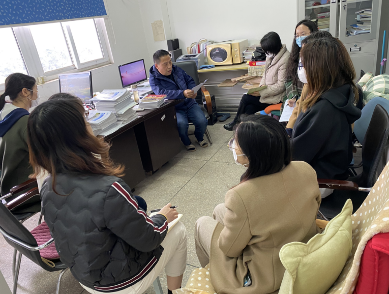 英語教研室開展第5周政治理論學(xué)習(xí)暨教研活動