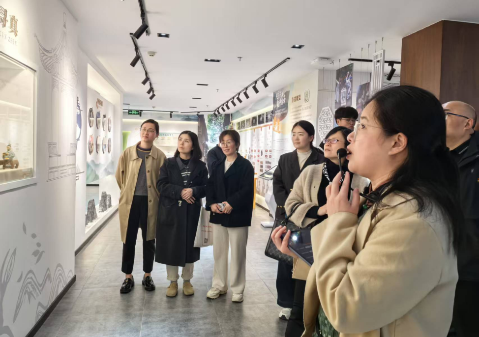 馬克思主義學(xué)院教師與共建單位開展集體備課活動