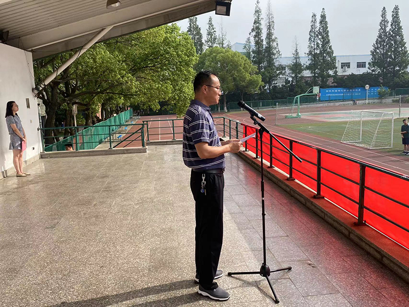 機電工程學(xué)院組織升旗儀式