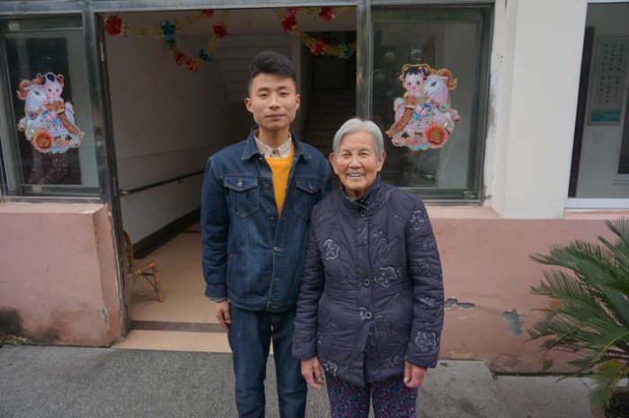 樹(shù)敬老之風(fēng)，促社會(huì)文明
