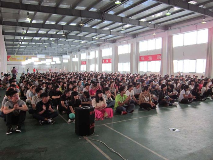 交通工程系召開(kāi)2015年社會(huì)實(shí)踐積極分子表彰大會(huì)暨學(xué)生大會(huì)