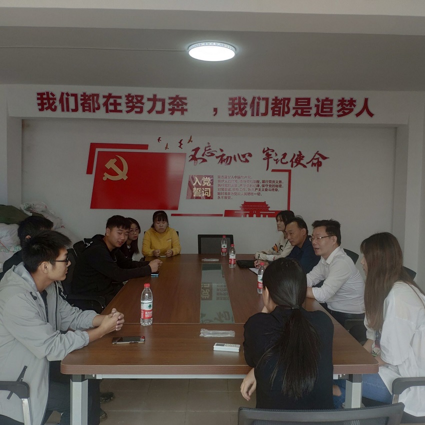 交通工程學(xué)院開(kāi)展工學(xué)交替實(shí)習(xí)現(xiàn)場(chǎng)巡查活動(dòng)