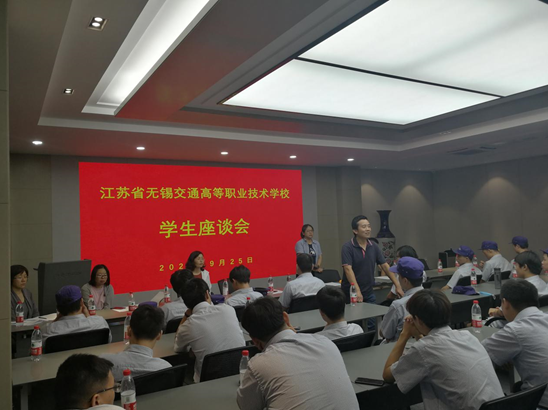 機械工程學(xué)院舉行工學(xué)交替學(xué)生座談會