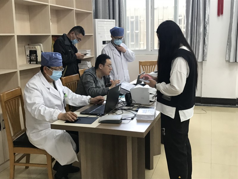 擼起袖子打疫苗 阻斷病毒保平安