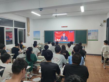 百年風(fēng)華、歷久彌堅----機(jī)械工程學(xué)院學(xué)生參加云團(tuán)課學(xué)習(xí)