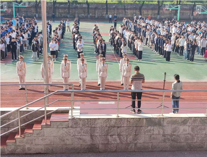 弘揚(yáng)五四精神  勇?lián)鷷r(shí)代使命