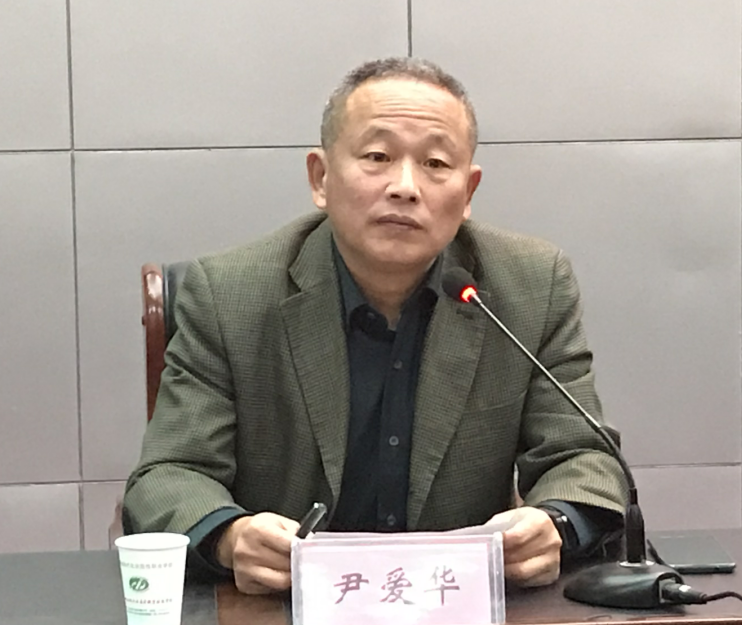 學校開展“以問題為導向，對學校文化建設(shè)的思考”學術(shù)講座