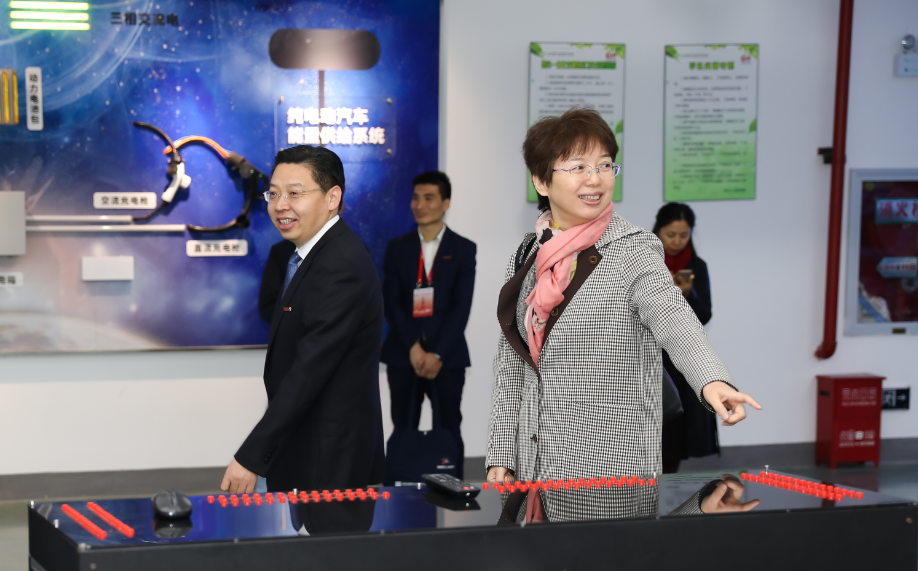 1542719285138031498.png blob.png