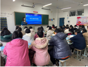 黨員教師進(jìn)班級(jí)----學(xué)習(xí)黨的十九屆五中全會(huì)精神