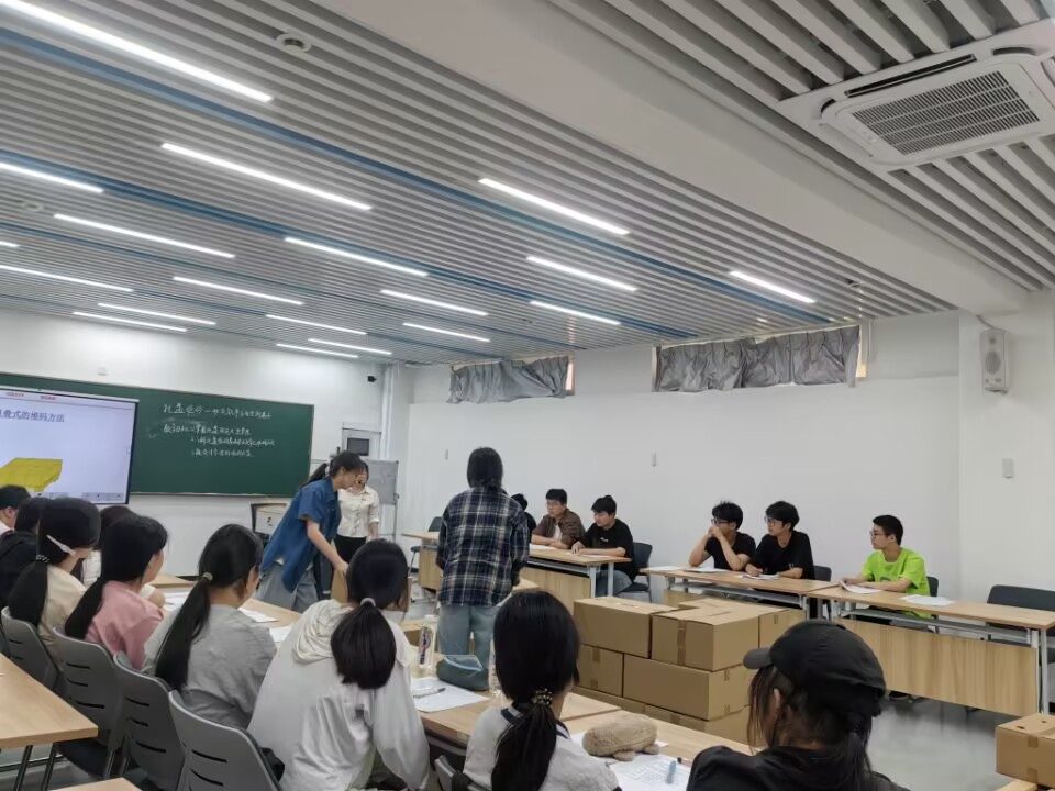 校級公開課托盤堆碼 —— 物流效率與安全的基石