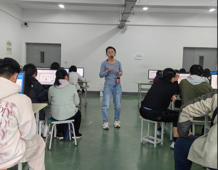 物流管理學(xué)院王娜老師開設(shè)校級(jí)公開課