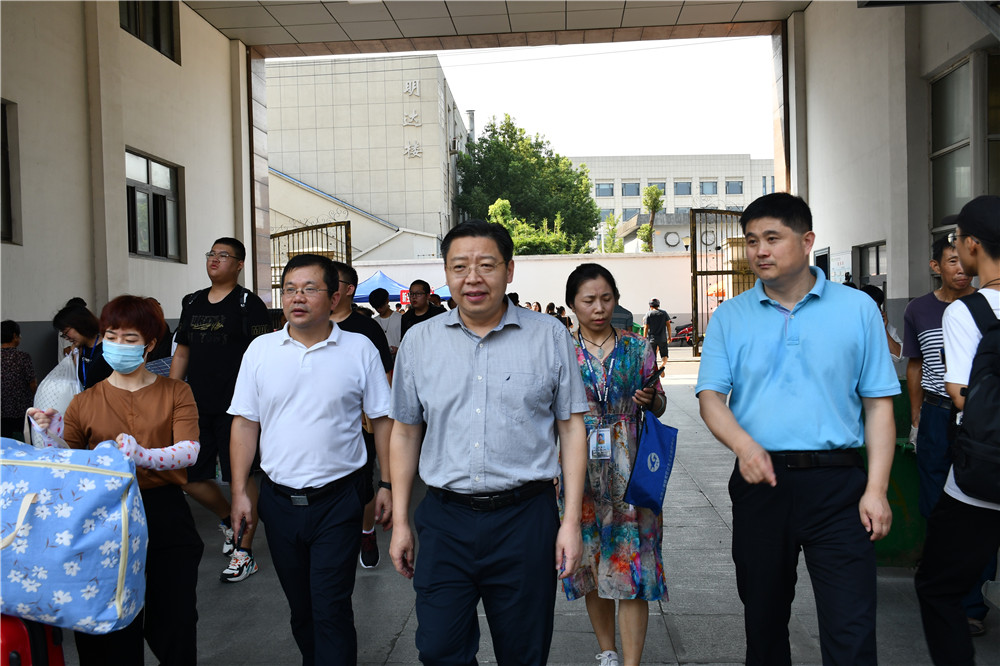 夢(mèng)想從這里啟航：學(xué)校迎來2020級(jí)新生報(bào)到入學(xué)