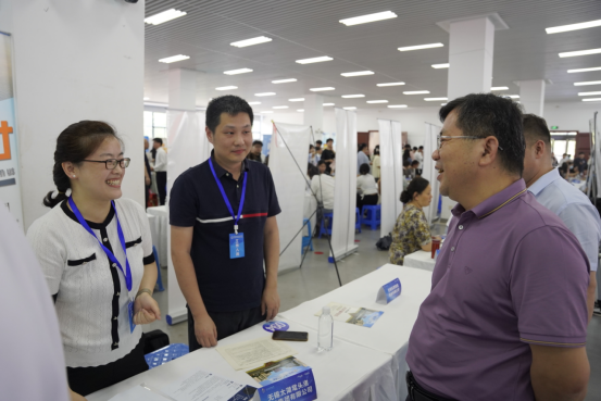 職業(yè)教育活動周|學(xué)校組織學(xué)生參加2025年無錫市職業(yè)院校畢業(yè)生專場招聘會 